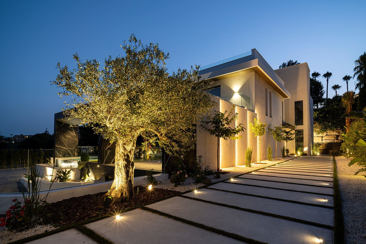 Se vende Villa - Chalet de 6 dormitorios en Costa Del Sol, Málaga, España
