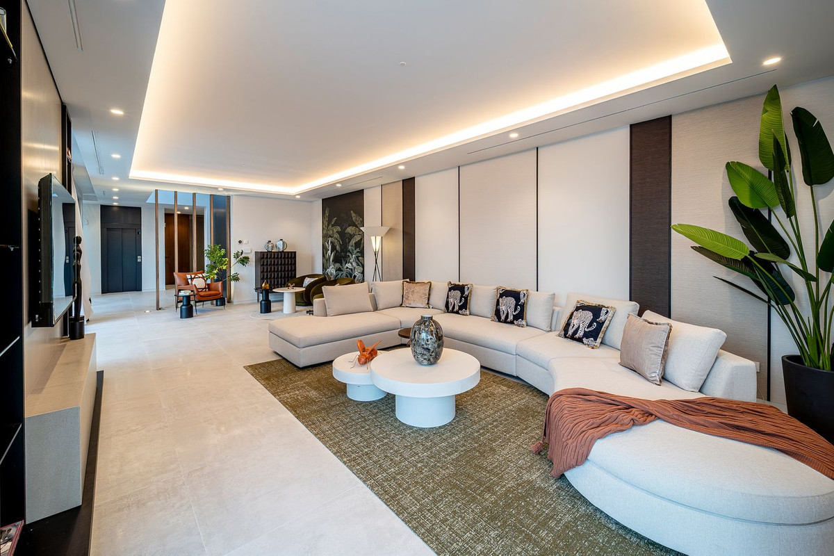 Se vende Villa - Chalet de 6 dormitorios en Costa Del Sol, Málaga, España