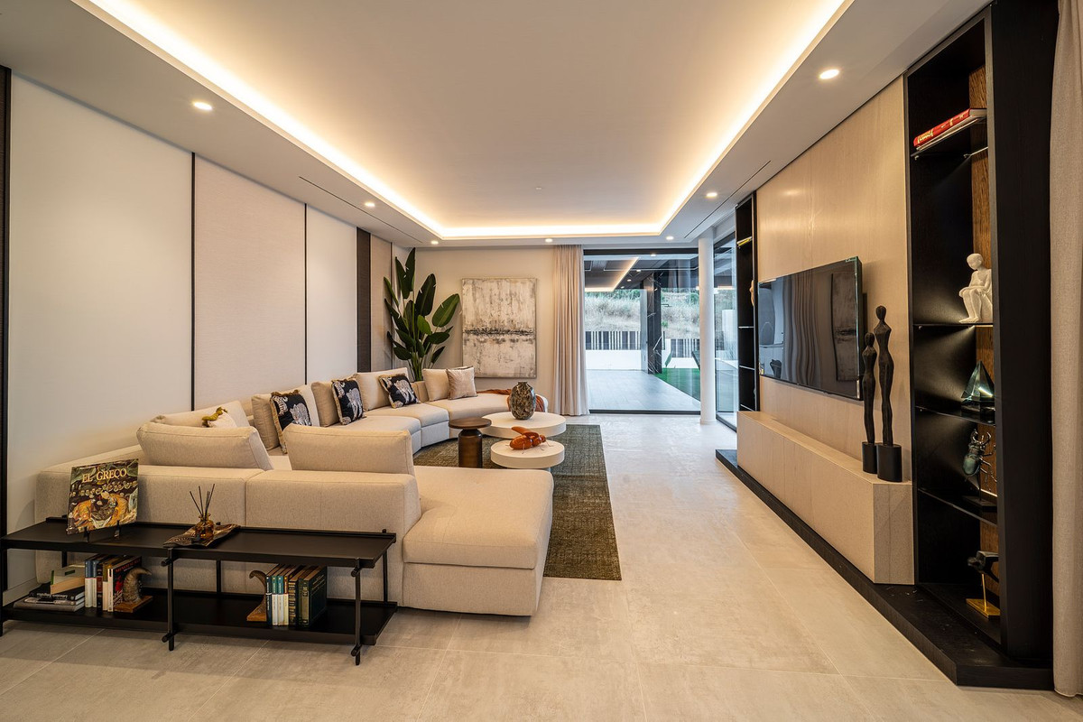 Se vende Villa - Chalet de 6 dormitorios en Costa Del Sol, Málaga, España