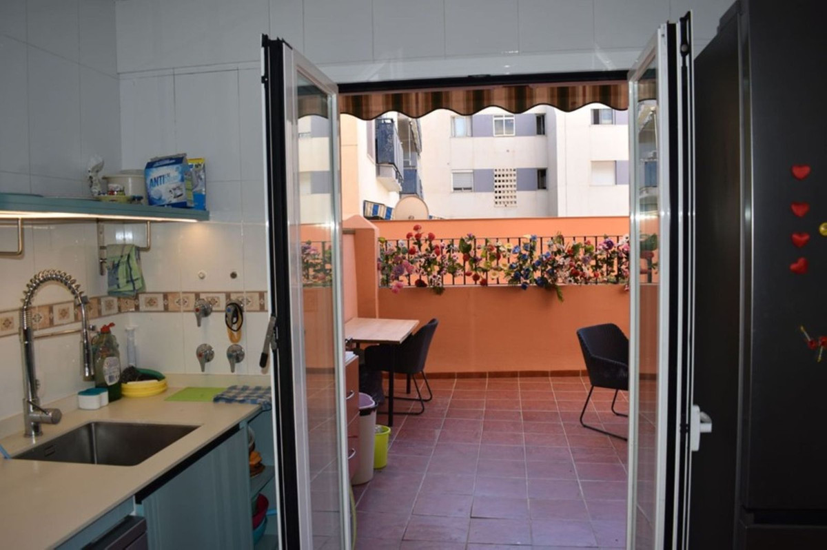 3 Bed Apartment for sale in Torre Del Mar Costa Del Sol East, Málaga, Spain