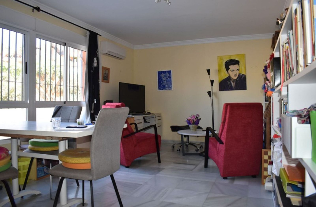 3 Bed Apartment for sale in Torre Del Mar Costa Del Sol East, Málaga, Spain