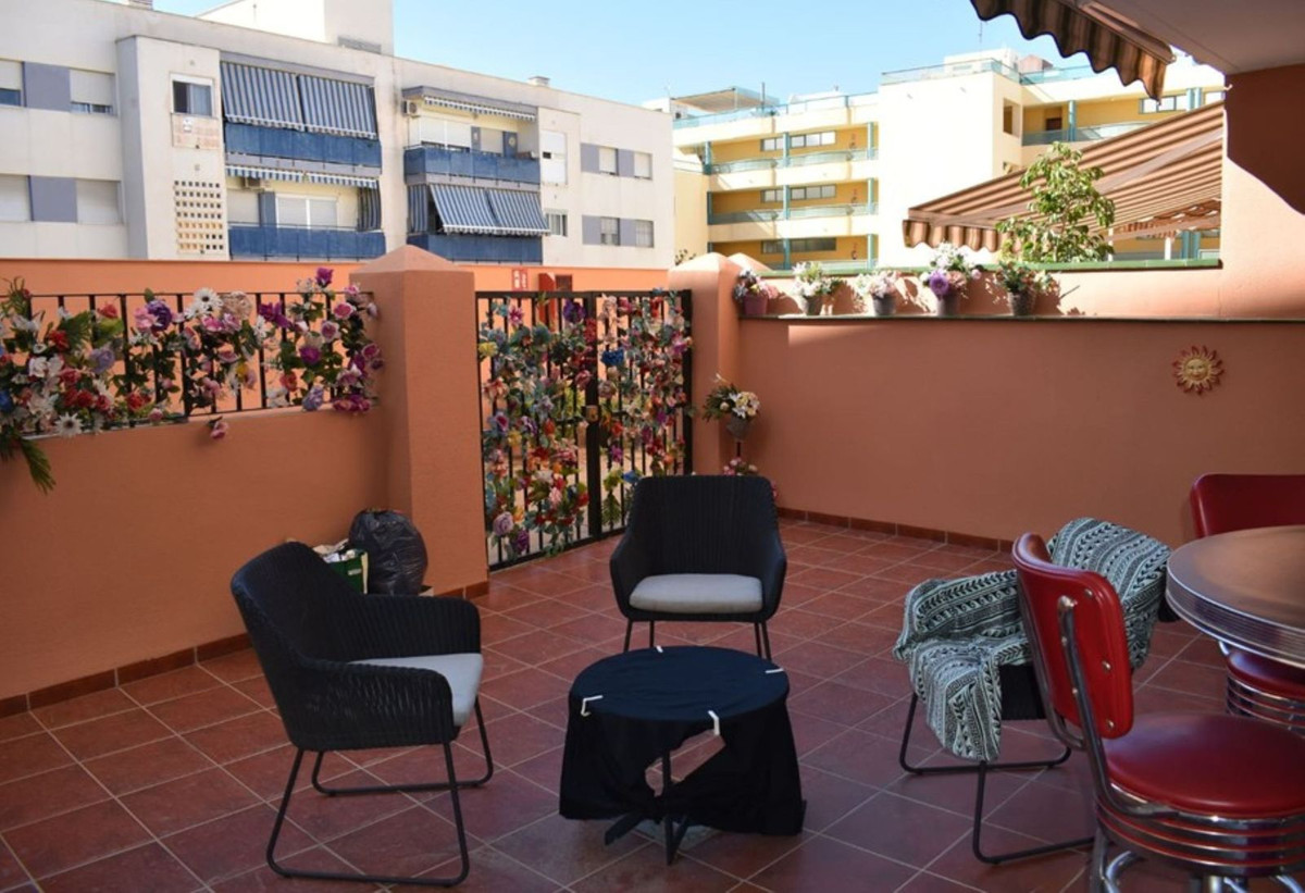 3 Bed Apartment for sale in Torre Del Mar Costa Del Sol East, Málaga, Spain