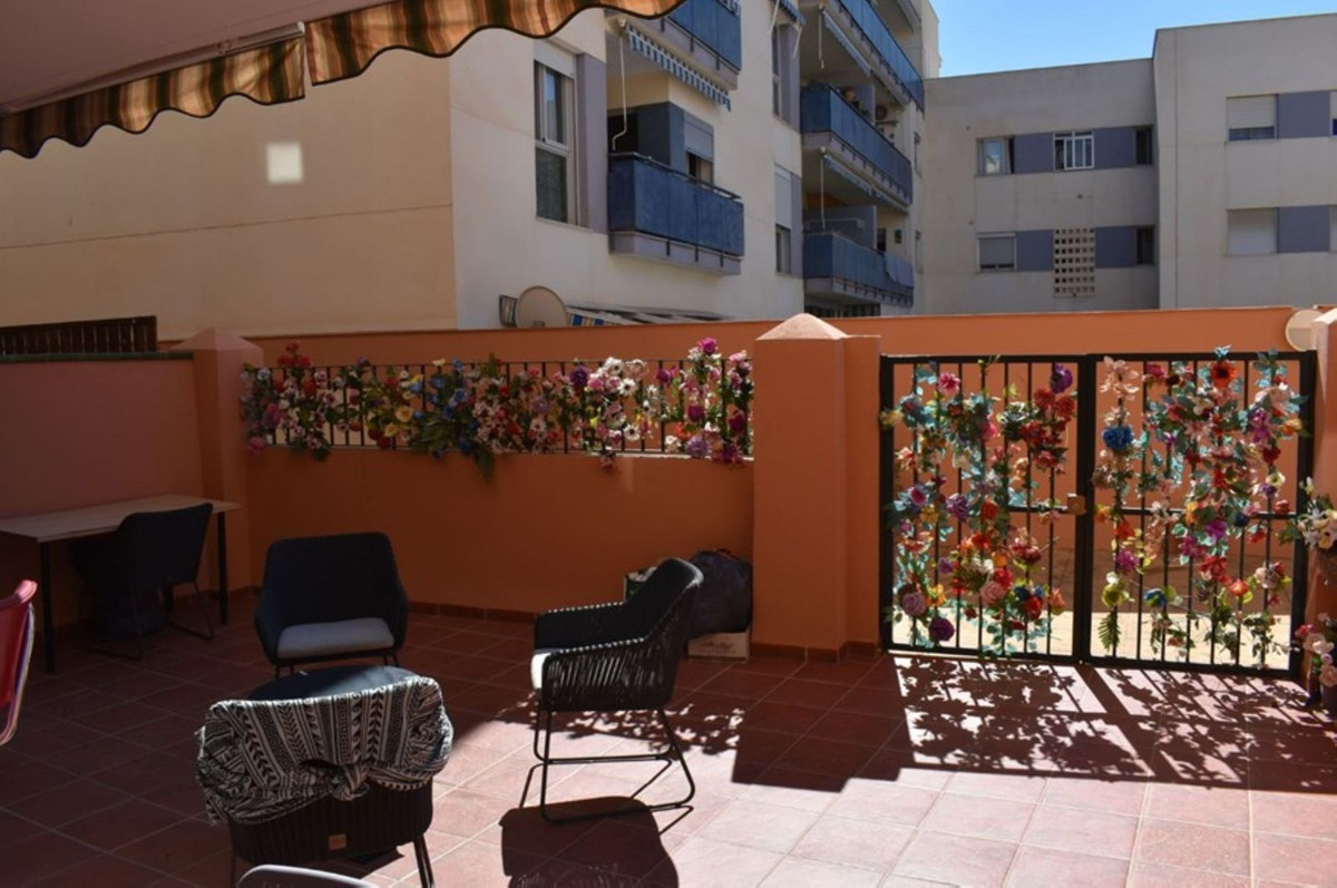 3 Bed Apartment for sale in Torre Del Mar Costa Del Sol East, Málaga, Spain