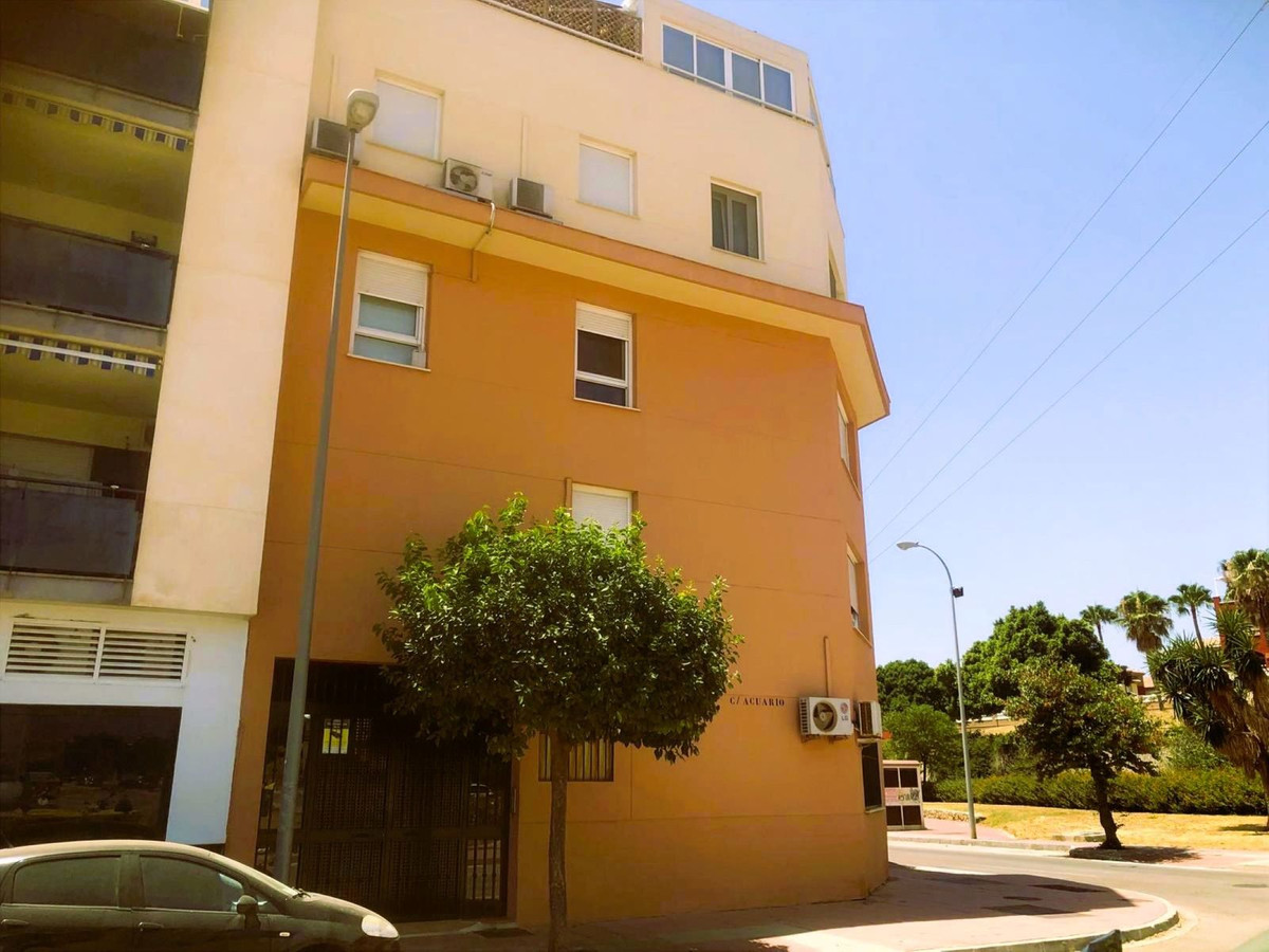 3 Bed Apartment for sale in Torre Del Mar Costa Del Sol East, Málaga, Spain