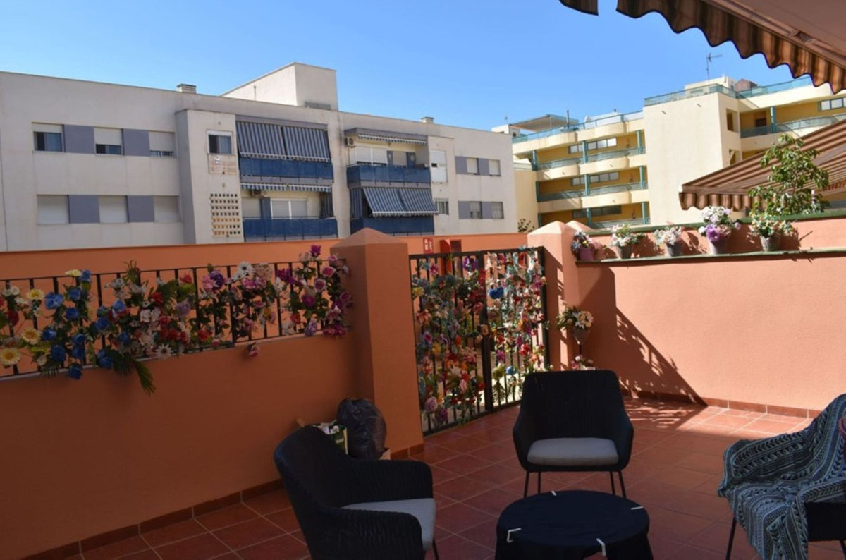 3 Bed Apartment for sale in Torre Del Mar Costa Del Sol East, Málaga, Spain