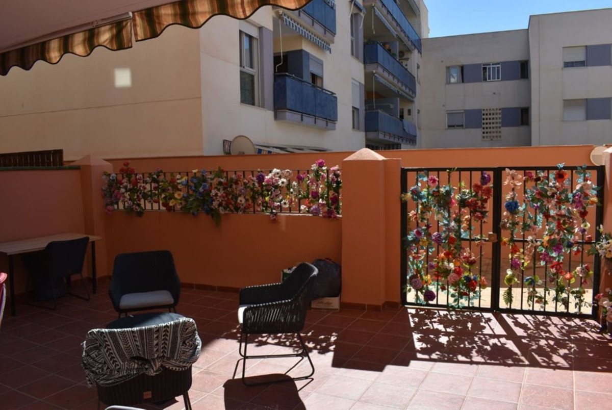 3 Bed Apartment for sale in Torre Del Mar Costa Del Sol East, Málaga, Spain