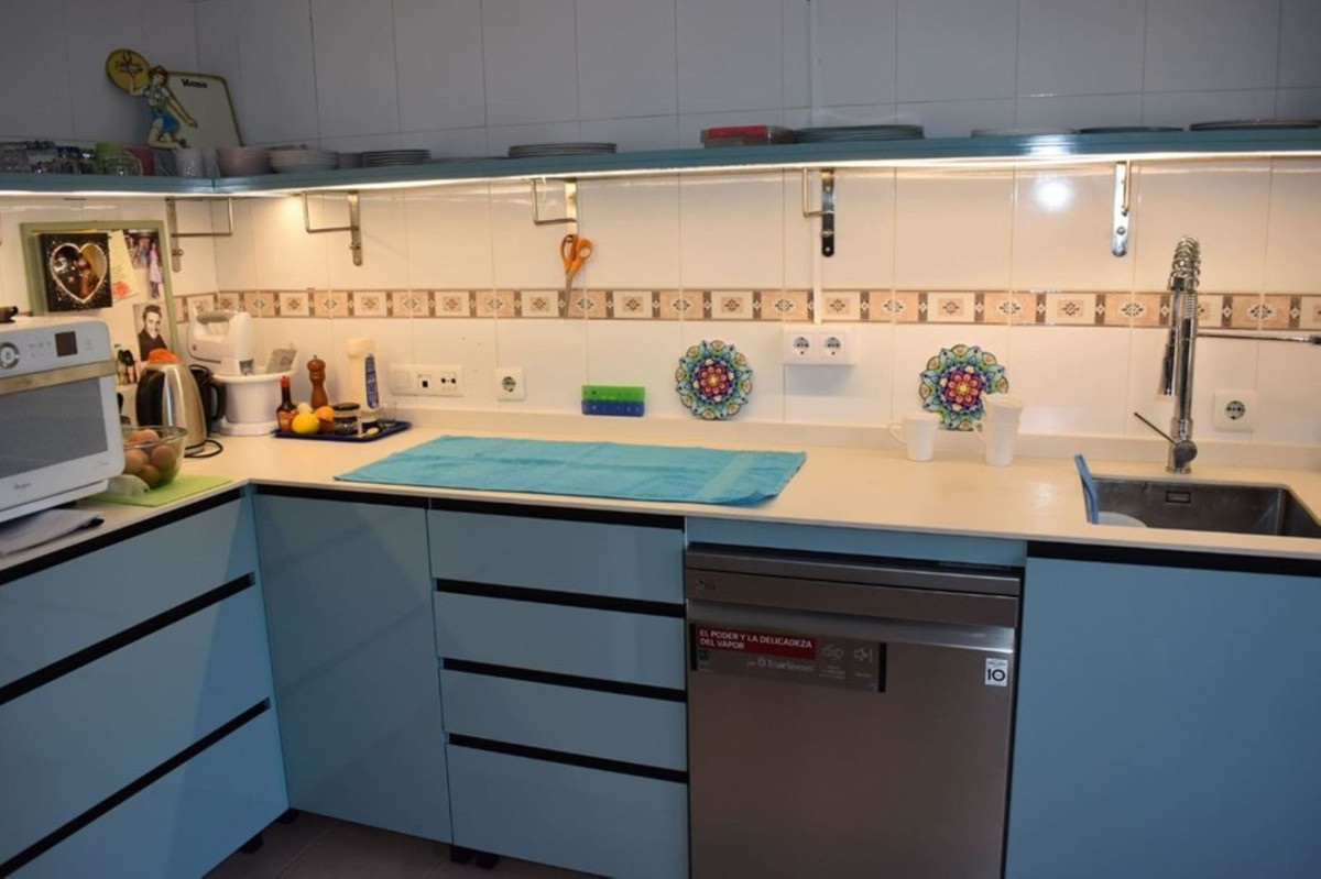 3 Bed Apartment for sale in Torre Del Mar Costa Del Sol East, Málaga, Spain