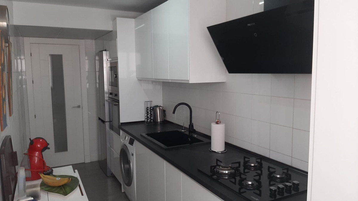 Se vende Apartamento Planta Media de 3 dormitorios en Costa Del Sol, Málaga, España