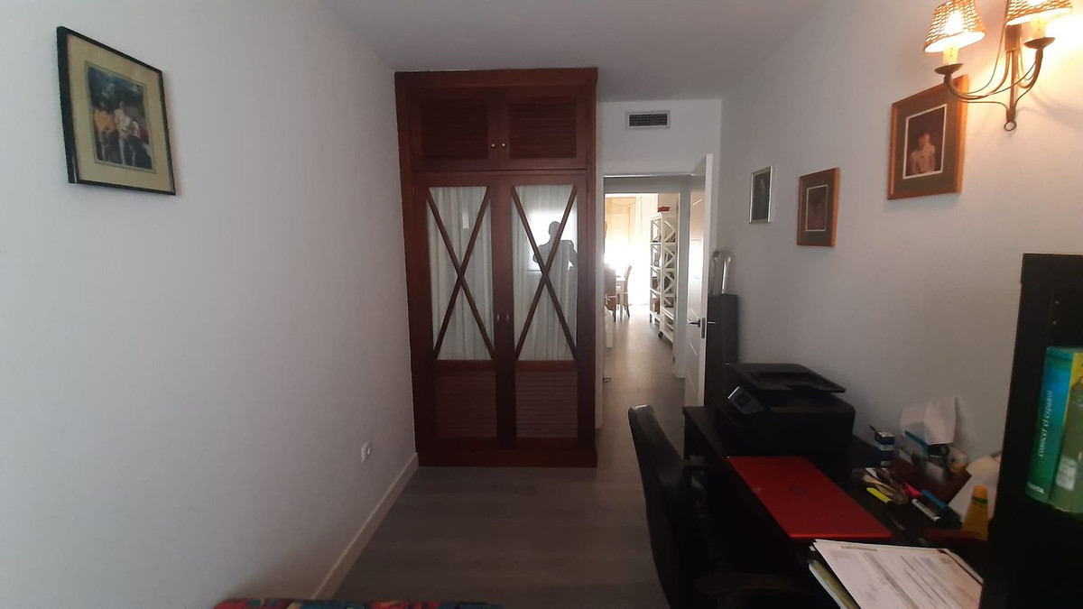 Se vende Apartamento Planta Media de 3 dormitorios en Costa Del Sol, Málaga, España