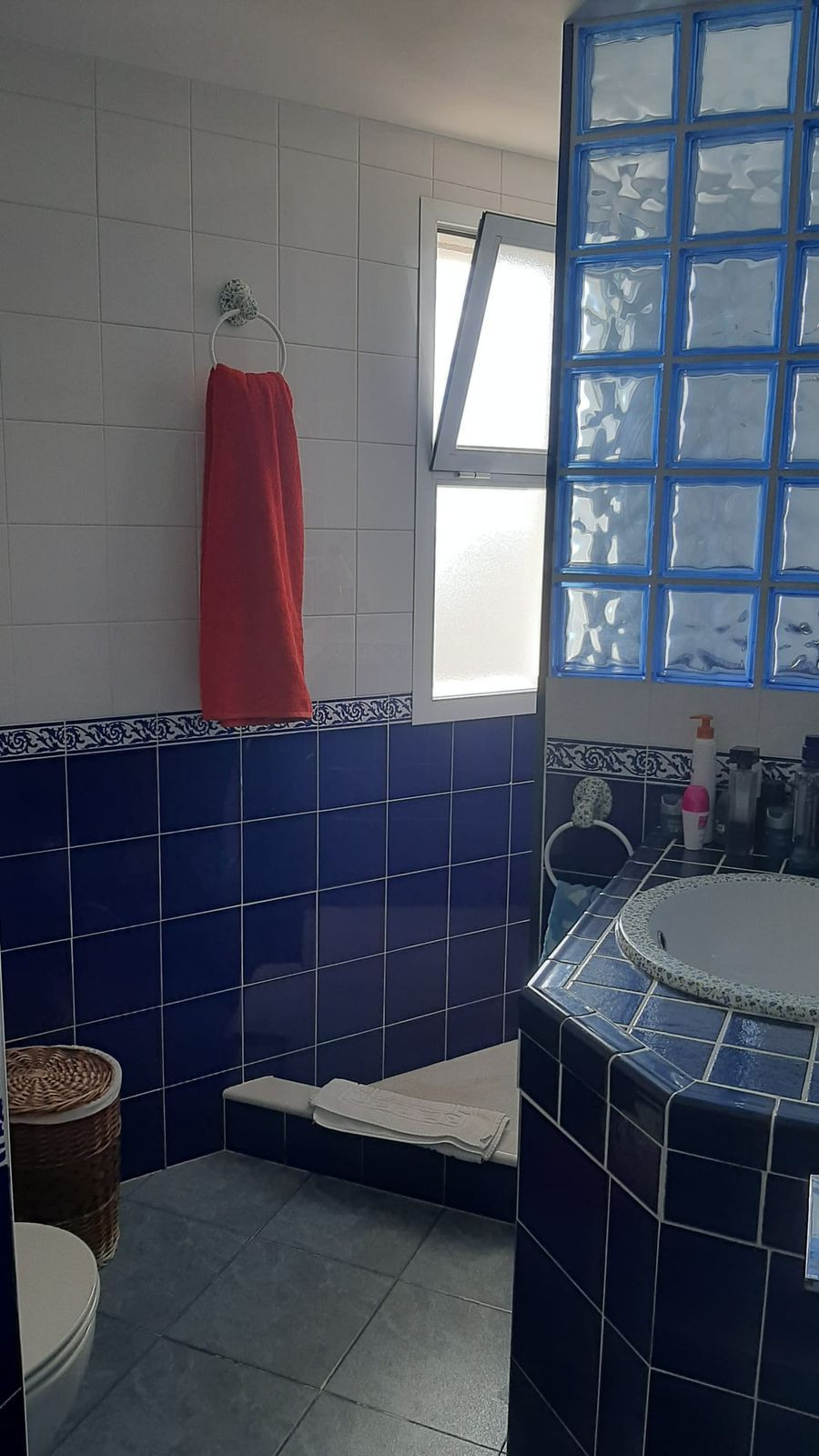 Se vende Apartamento Planta Media de 3 dormitorios en Costa Del Sol, Málaga, España
