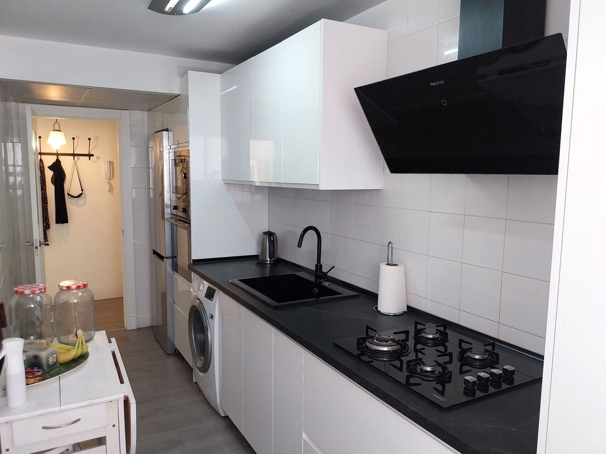 Se vende Apartamento Planta Media de 3 dormitorios en Costa Del Sol, Málaga, España