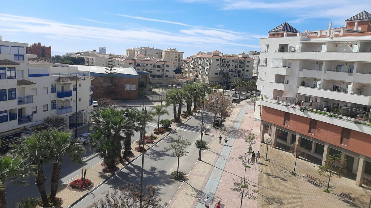 Se vende Apartamento Planta Media de 3 dormitorios en Costa Del Sol, Málaga, España
