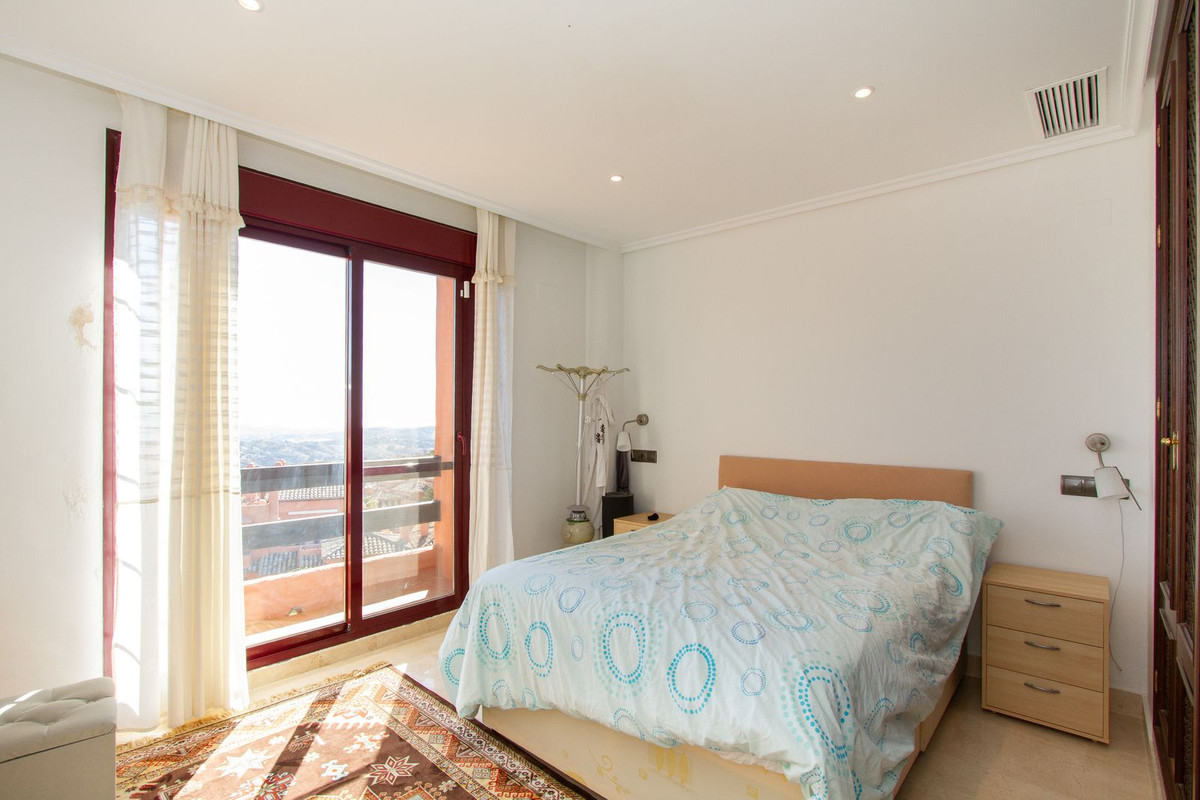 4 Bed Apartment for sale in La Mairena Costa Del Sol, Málaga, Spain