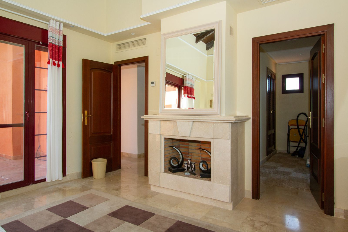 4 Bed Apartment for sale in La Mairena Costa Del Sol, Málaga, Spain