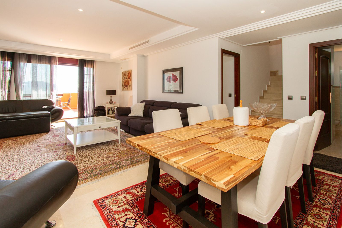 4 Bed Apartment for sale in La Mairena Costa Del Sol, Málaga, Spain