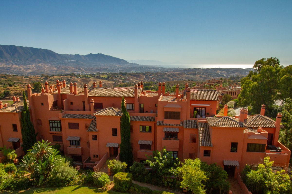 4 Bed Apartment for sale in La Mairena Costa Del Sol, Málaga, Spain