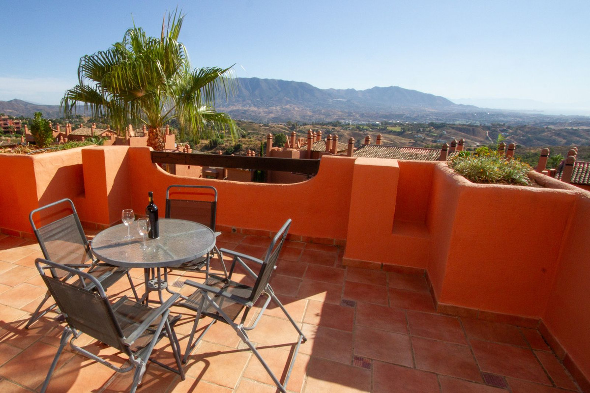 4 Bed Apartment for sale in La Mairena Costa Del Sol, Málaga, Spain