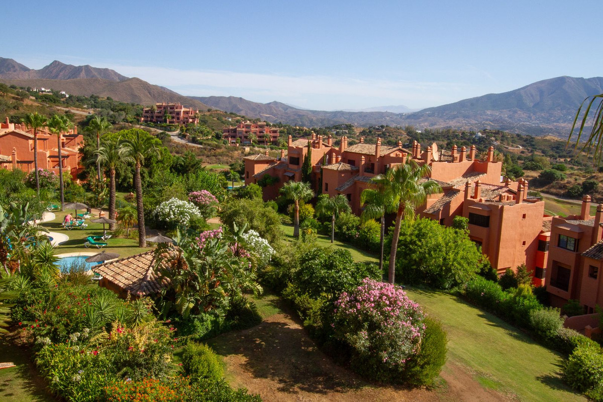 4 Bed Apartment for sale in La Mairena Costa Del Sol, Málaga, Spain