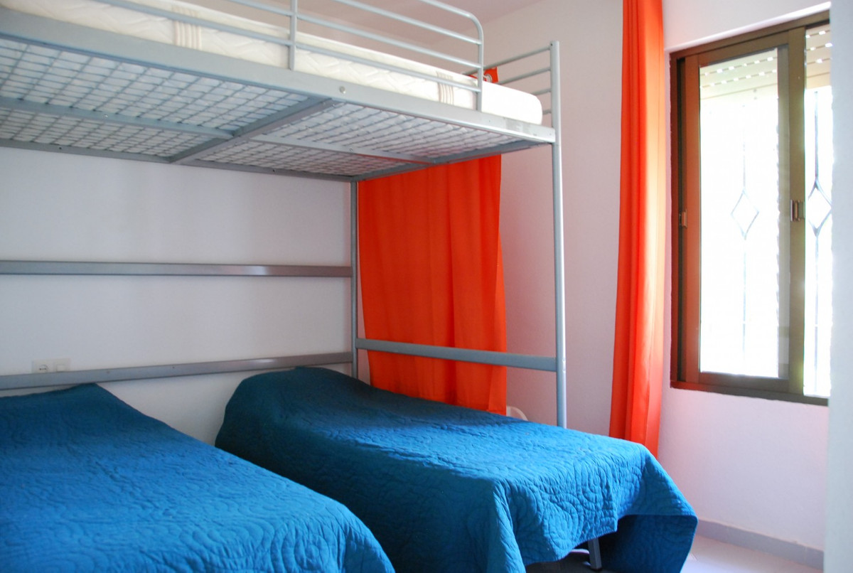 Se vende Pareada de 2 dormitorios en Costa Del Sol East, Málaga, España