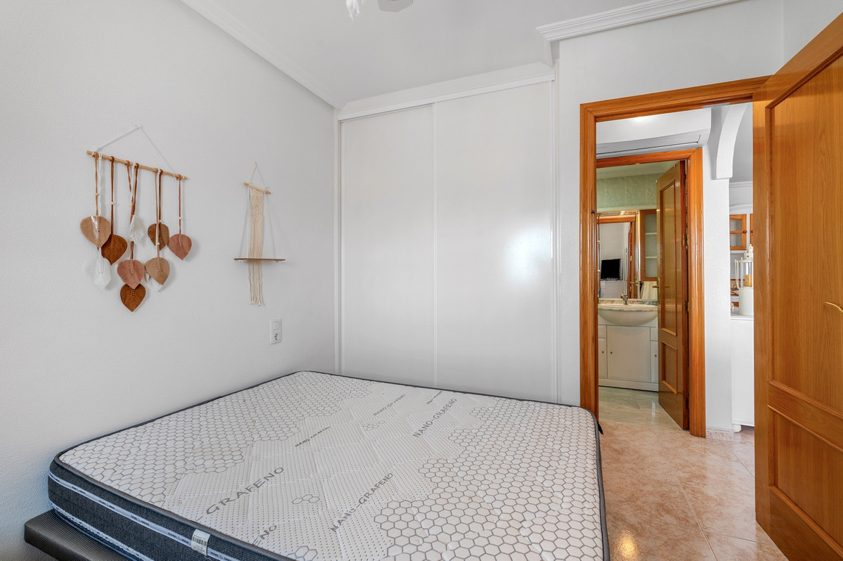 Se vende Apartamento Planta Media de 2 dormitorios en Costa Blanca, Alicante, España
