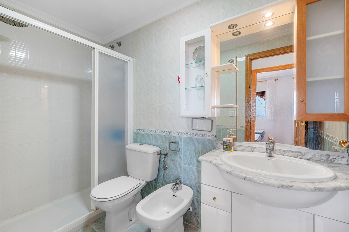 Se vende Apartamento Planta Media de 2 dormitorios en Costa Blanca, Alicante, España