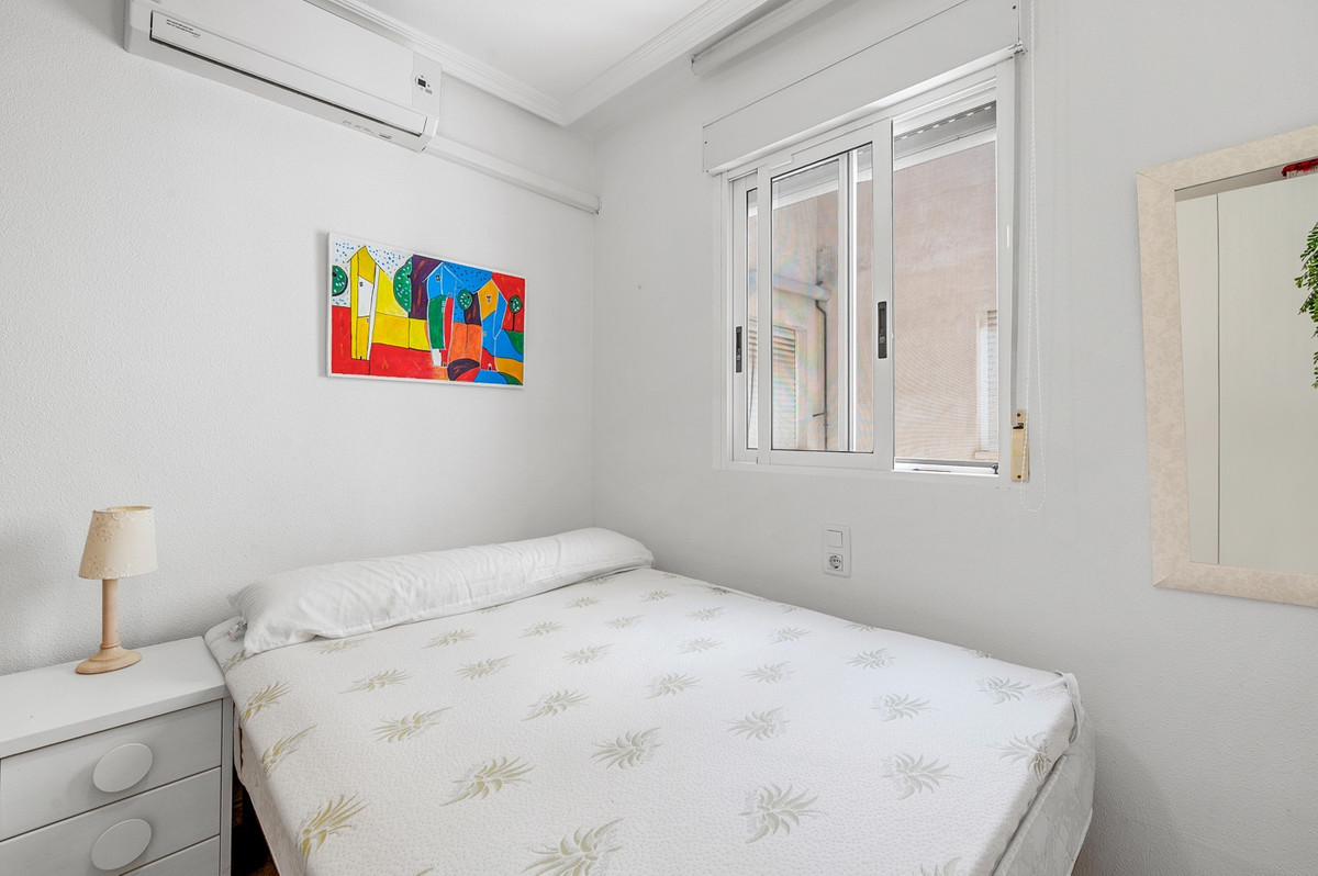 Se vende Apartamento Planta Media de 2 dormitorios en Costa Blanca, Alicante, España