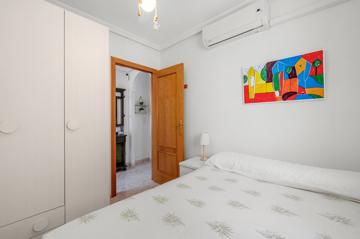 Se vende Apartamento Planta Media de 2 dormitorios en Costa Blanca, Alicante, España