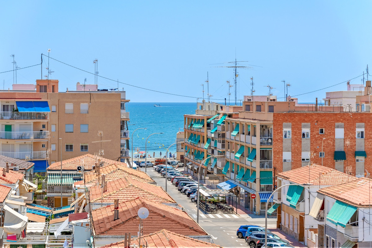 Se vende Apartamento Planta Media de 2 dormitorios en Costa Blanca, Alicante, España