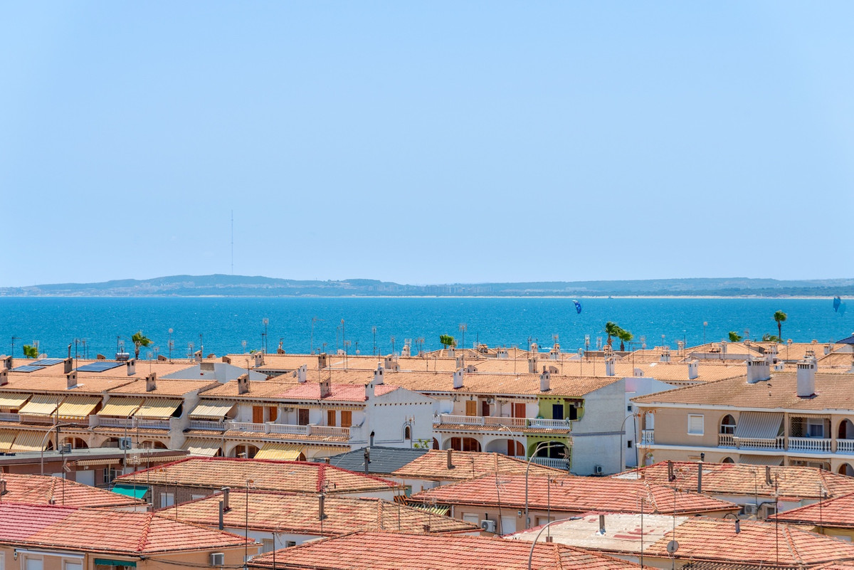 Se vende Apartamento Planta Media de 2 dormitorios en Costa Blanca, Alicante, España