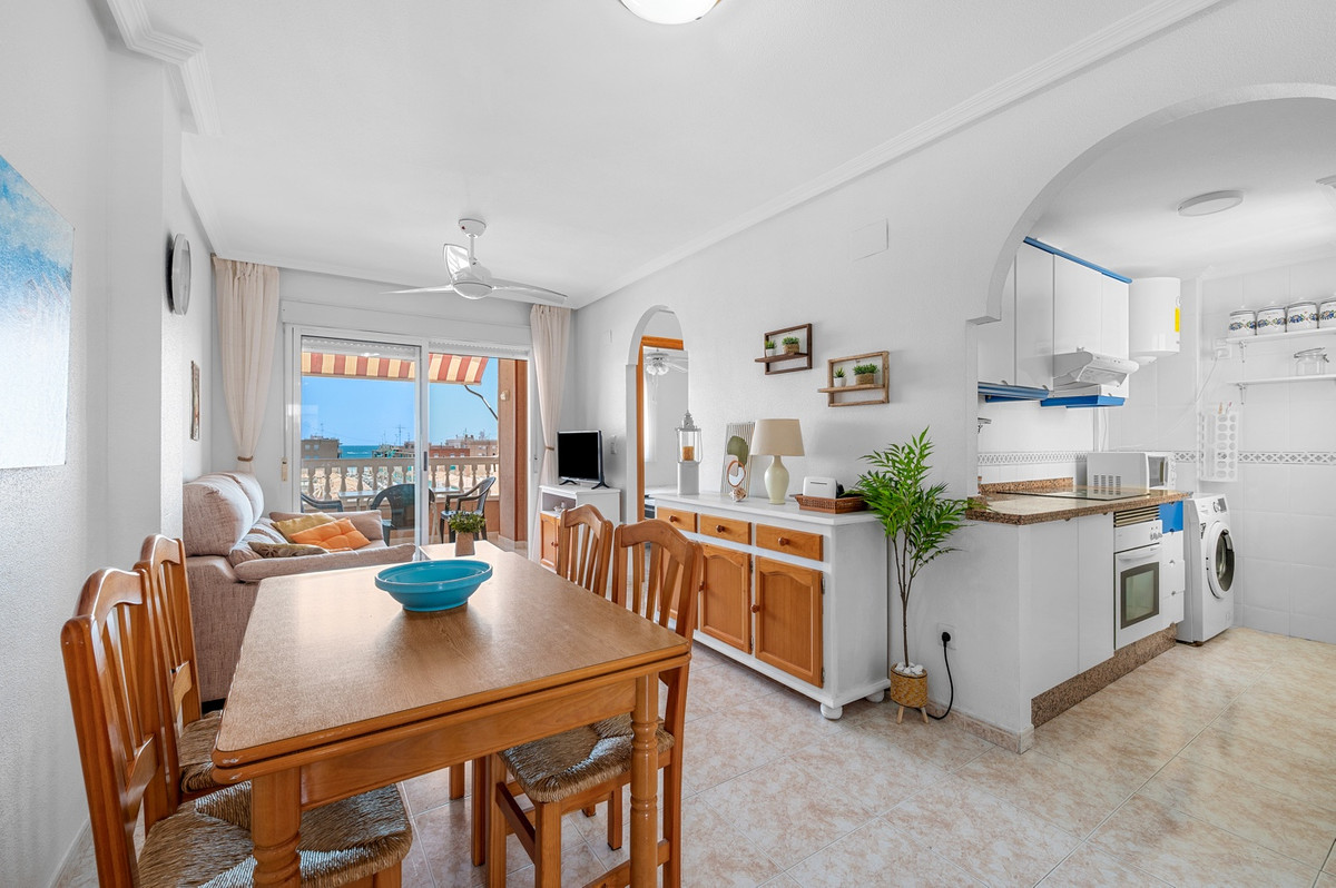 Se vende Apartamento Planta Media de 2 dormitorios en Costa Blanca, Alicante, España