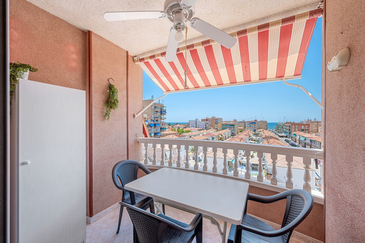 Se vende Apartamento Planta Media de 2 dormitorios en Costa Blanca, Alicante, España
