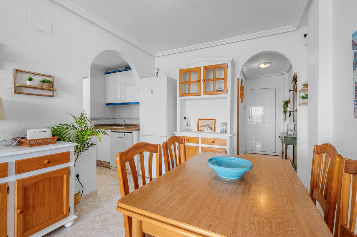Se vende Apartamento Planta Media de 2 dormitorios en Costa Blanca, Alicante, España