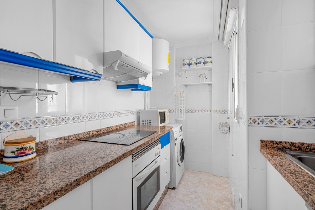 Se vende Apartamento Planta Media de 2 dormitorios en Costa Blanca, Alicante, España