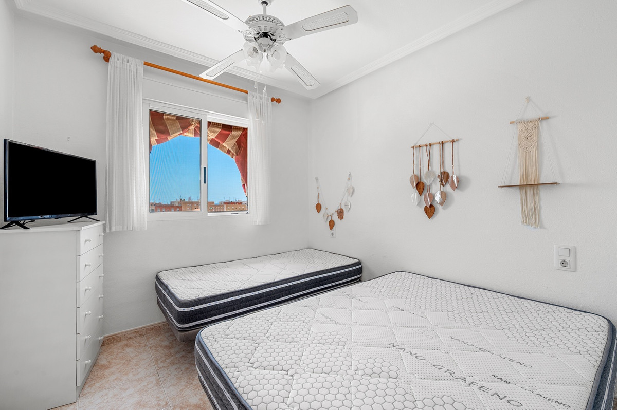 Se vende Apartamento Planta Media de 2 dormitorios en Costa Blanca, Alicante, España