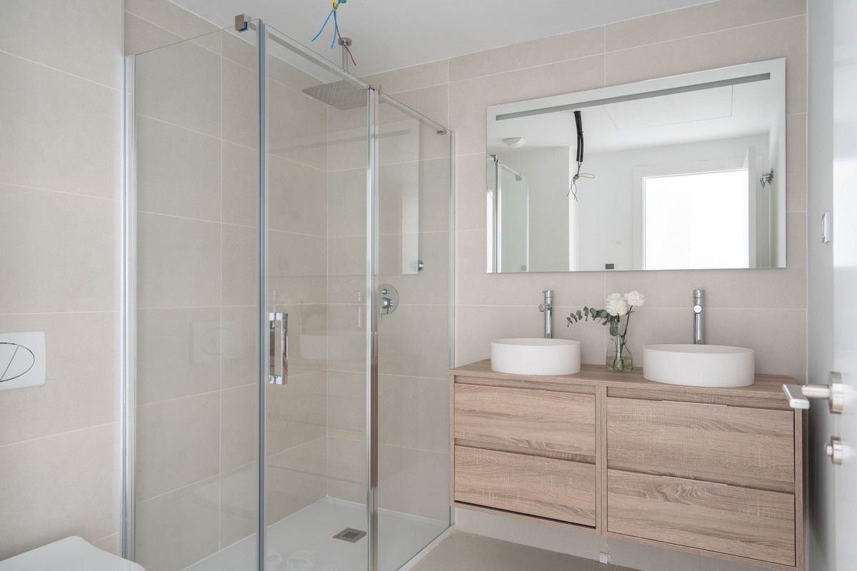 2 Bed Apartment for sale in Fuengirola Costa Del Sol, Málaga, Spain