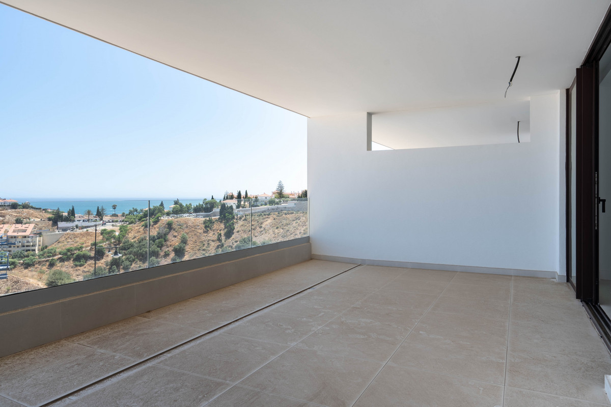 2 Bed Apartment for sale in Fuengirola Costa Del Sol, Málaga, Spain