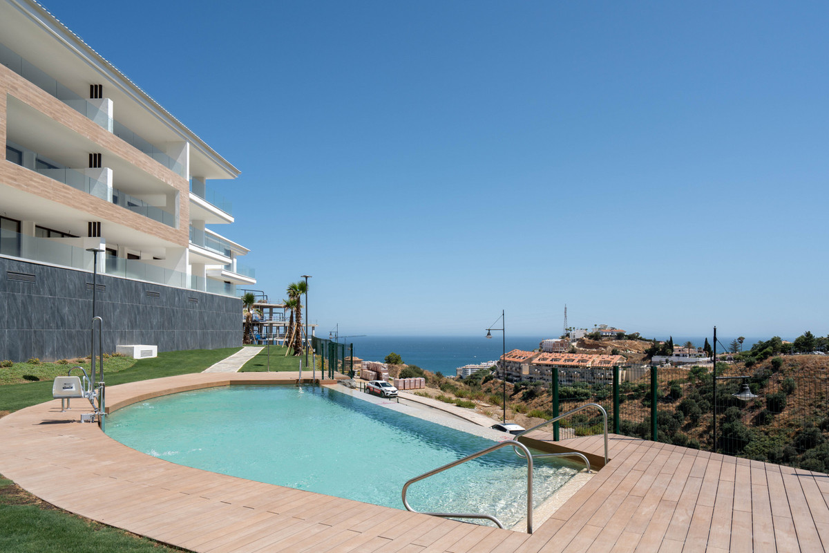 2 Bed Apartment for sale in Fuengirola Costa Del Sol, Málaga, Spain