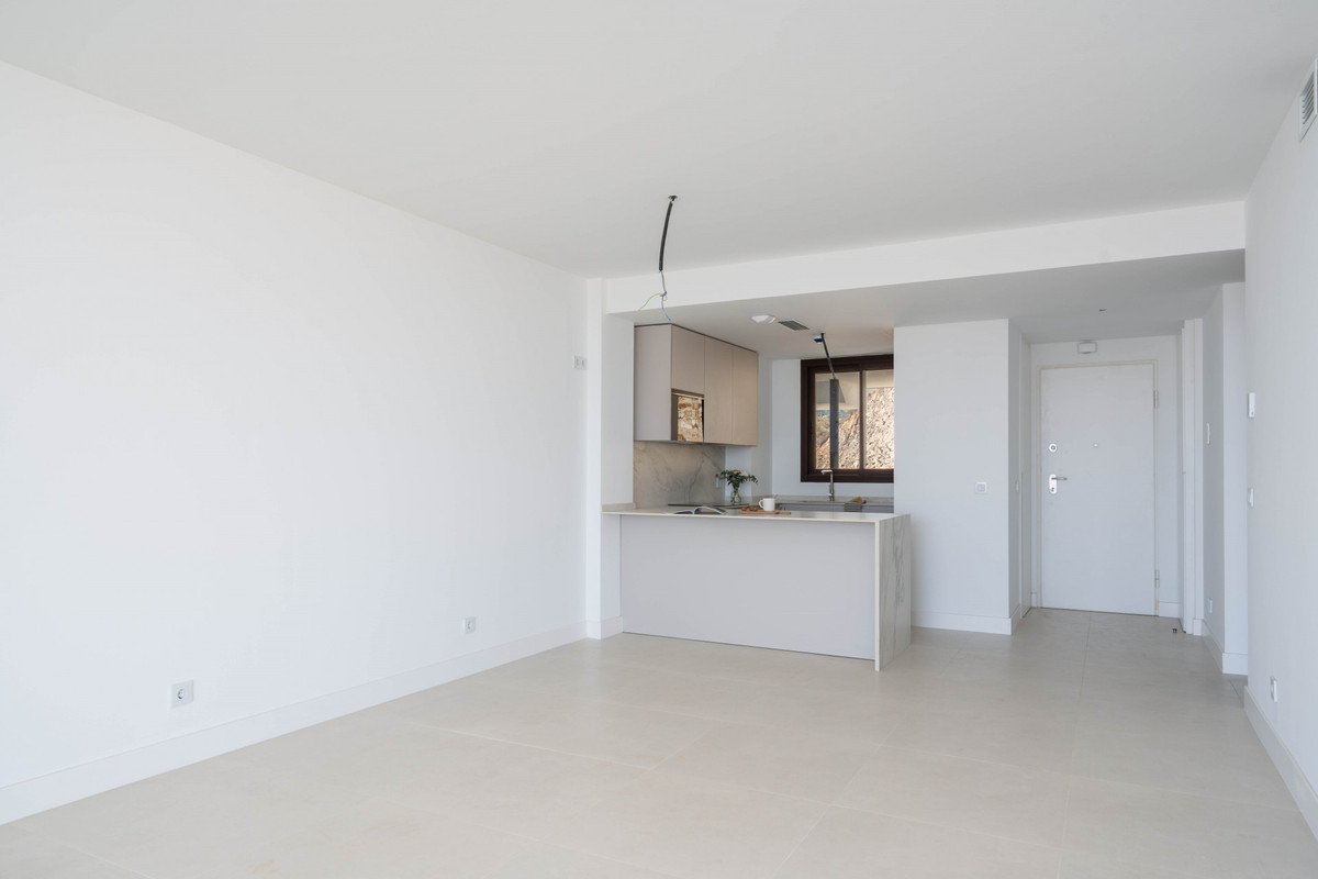 2 Bed Apartment for sale in Fuengirola Costa Del Sol, Málaga, Spain