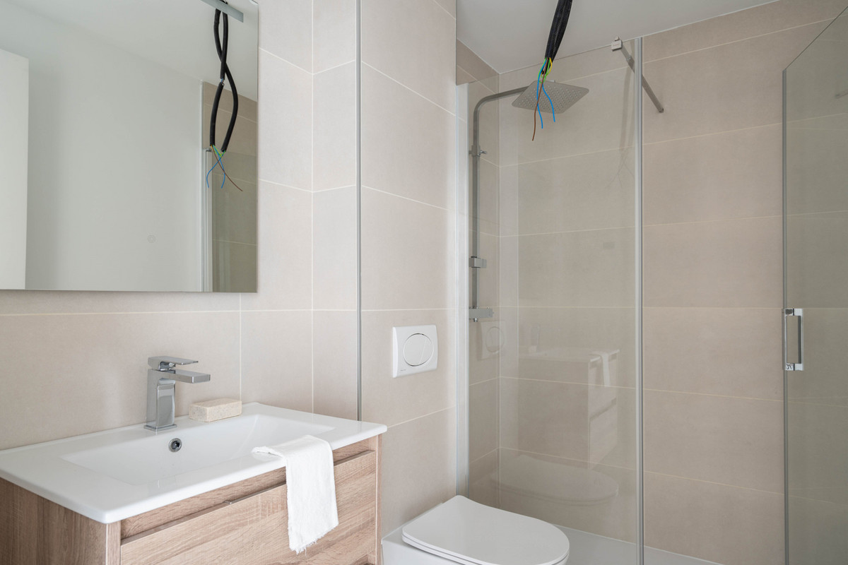 2 Bed Apartment for sale in Fuengirola Costa Del Sol, Málaga, Spain