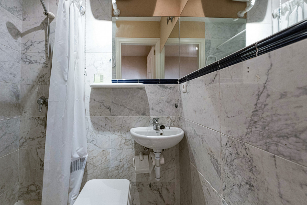 Se vende Apartamento Planta Baja de 3 dormitorios en Costa Del Sol, Málaga, España