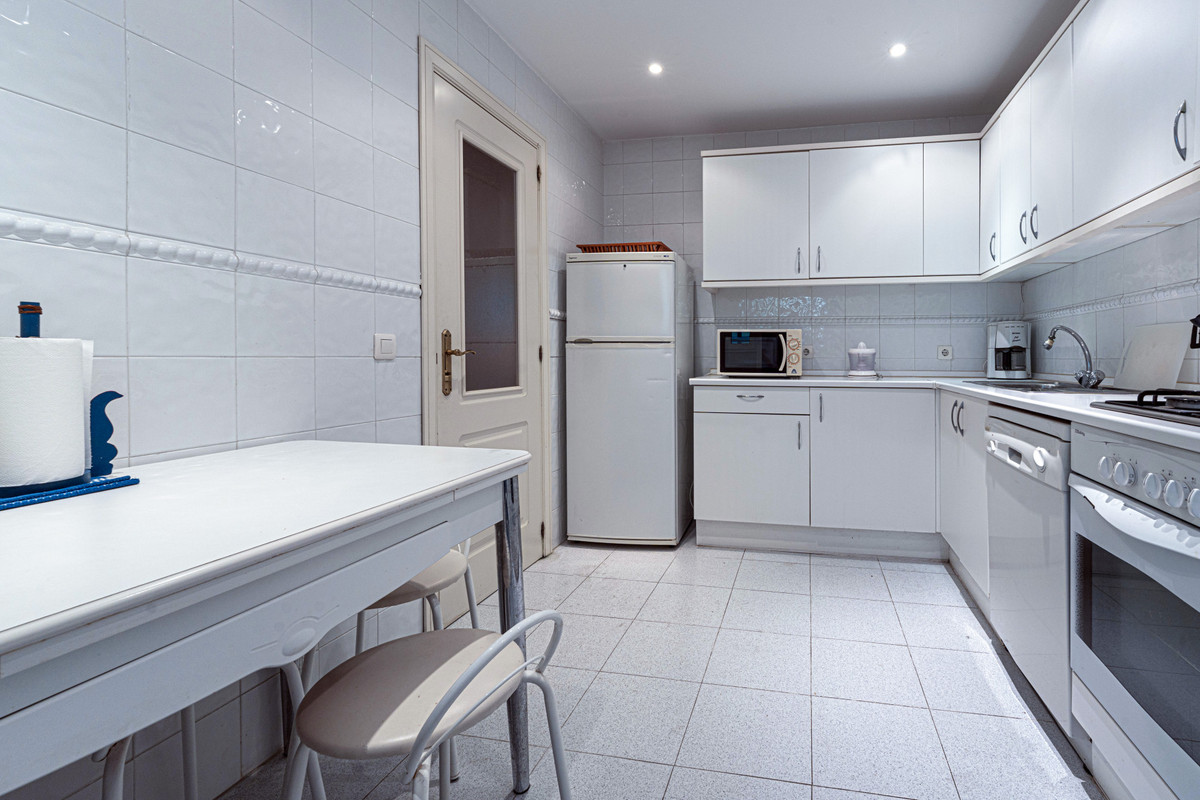 Se vende Apartamento Planta Baja de 3 dormitorios en Costa Del Sol, Málaga, España