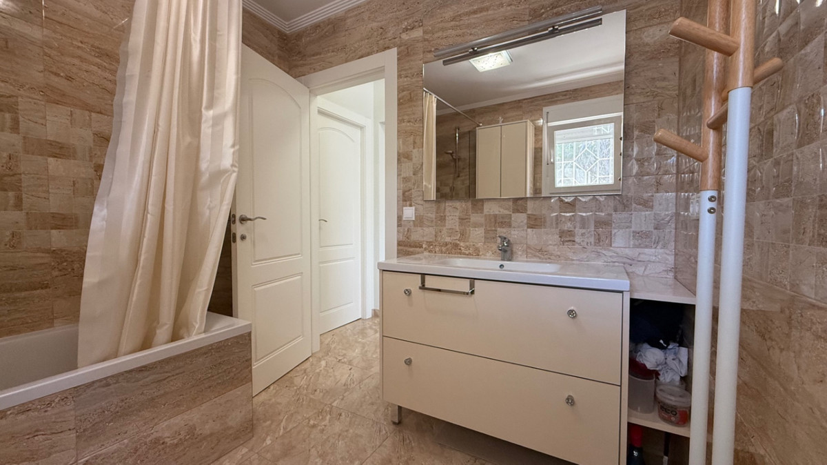 7 Bed Townhouse for sale in Torrevieja Costa Blanca, Alicante, Spain