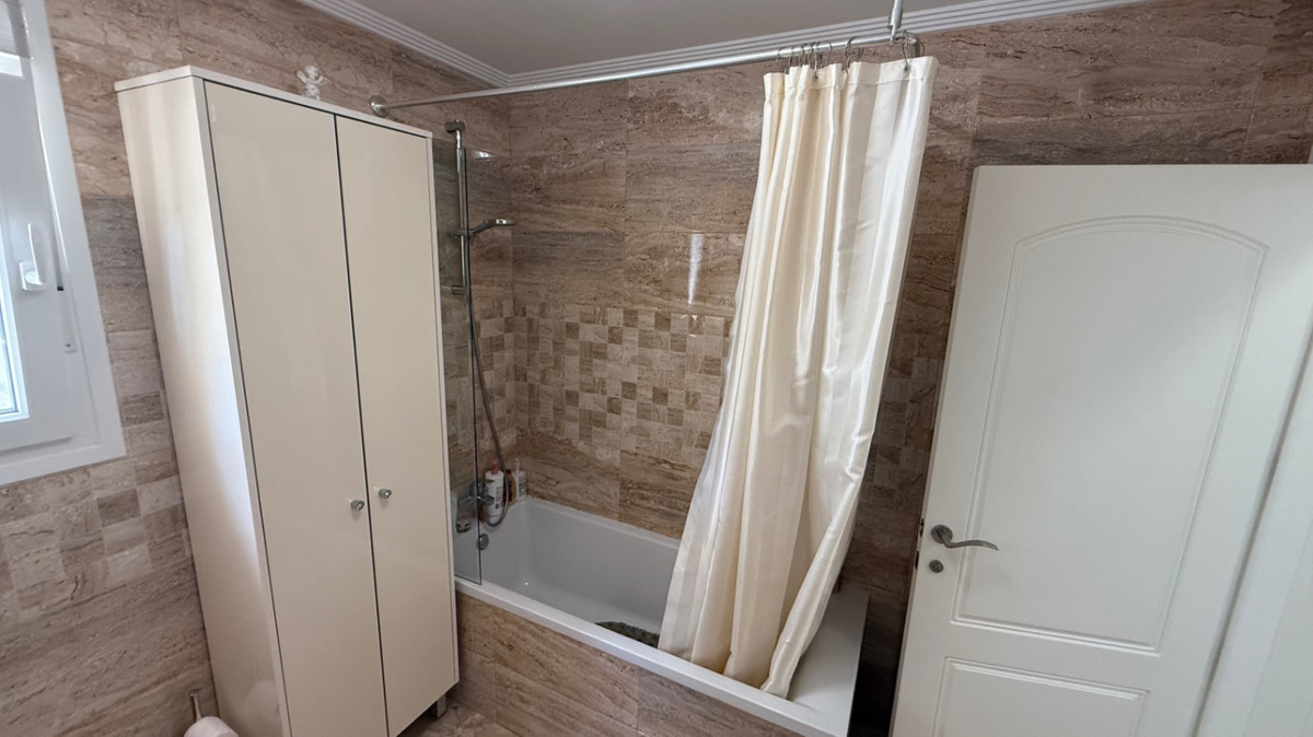 7 Bed Townhouse for sale in Torrevieja Costa Blanca, Alicante, Spain