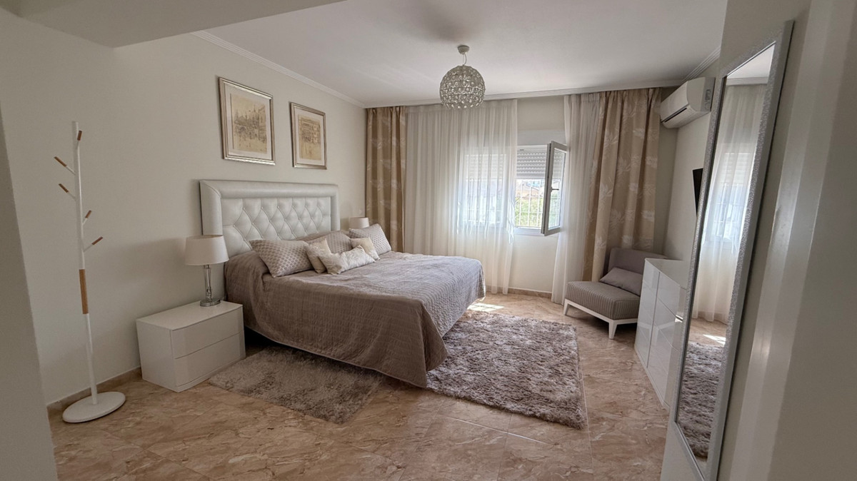 7 Bed Townhouse for sale in Torrevieja Costa Blanca, Alicante, Spain