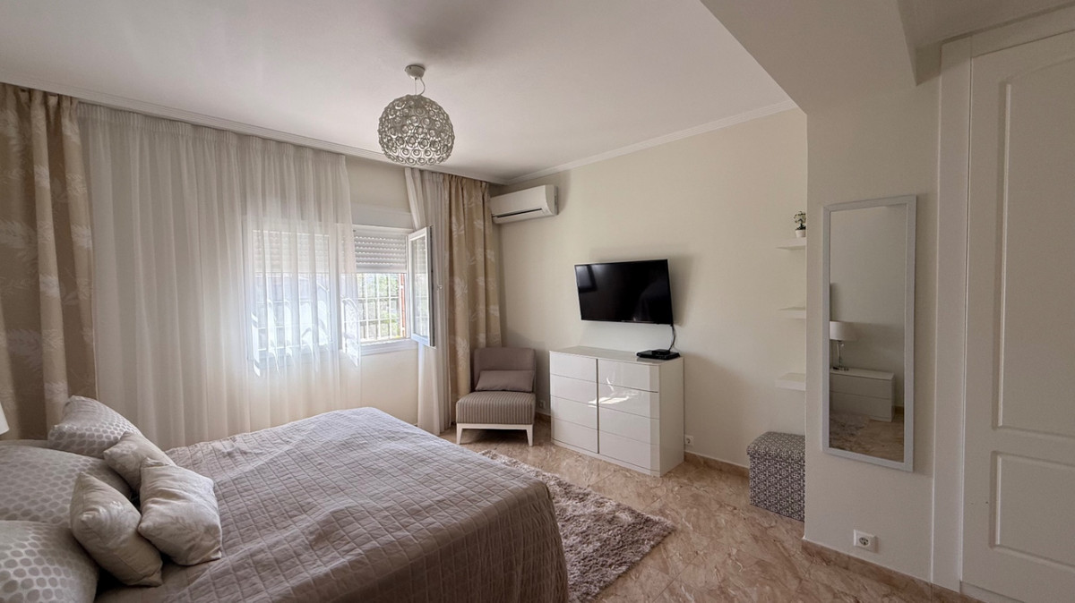 7 Bed Townhouse for sale in Torrevieja Costa Blanca, Alicante, Spain