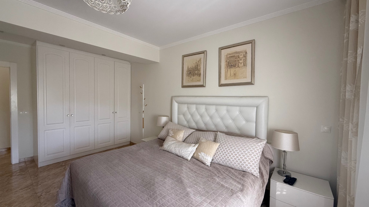 7 Bed Townhouse for sale in Torrevieja Costa Blanca, Alicante, Spain