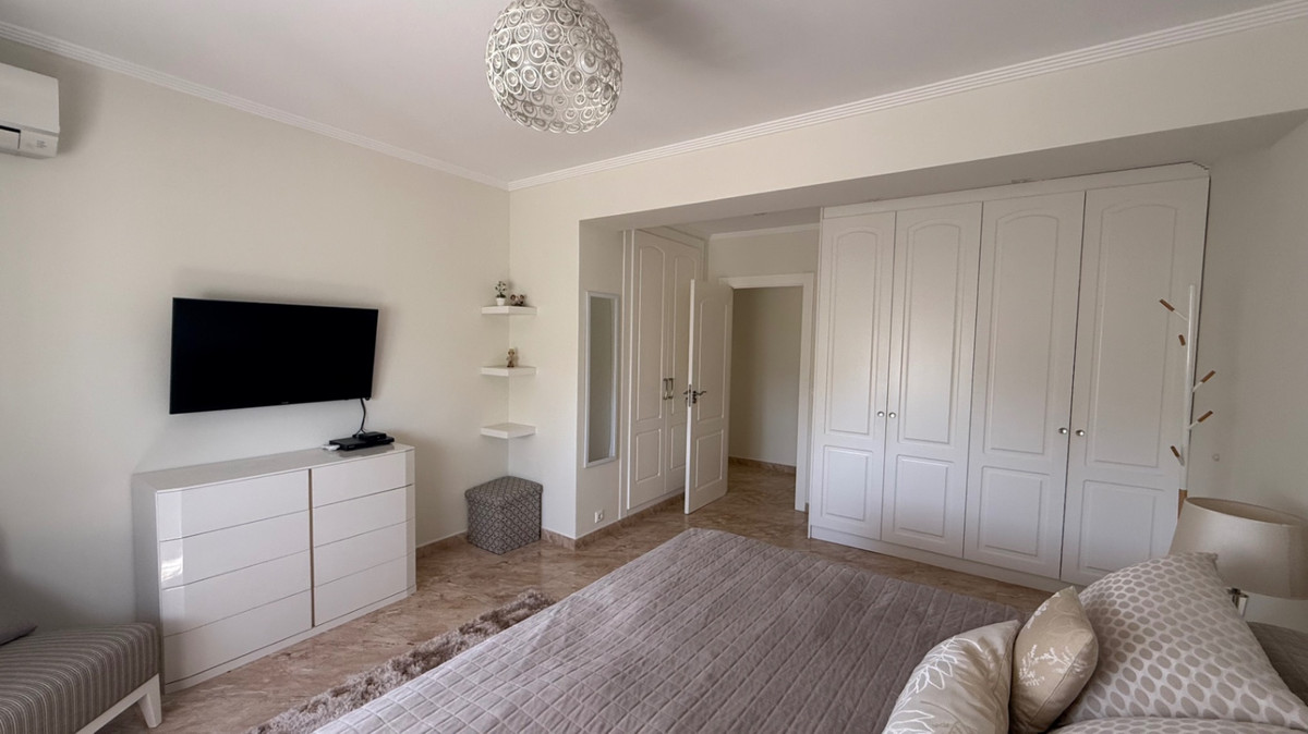7 Bed Townhouse for sale in Torrevieja Costa Blanca, Alicante, Spain