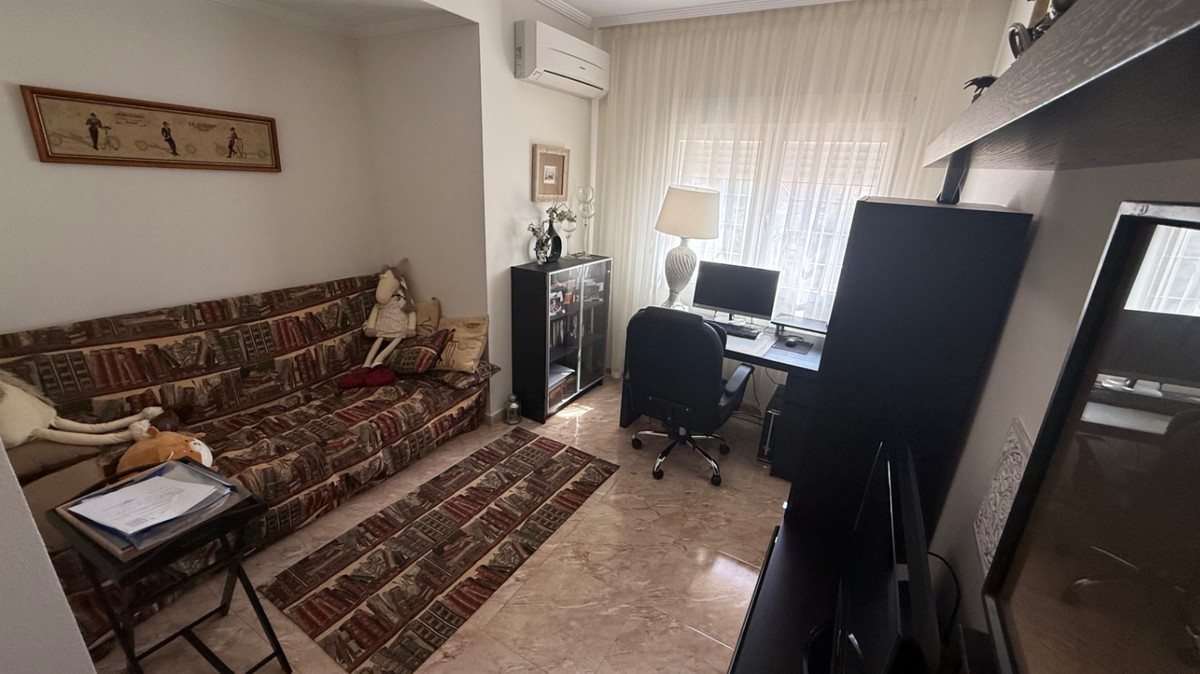 7 Bed Townhouse for sale in Torrevieja Costa Blanca, Alicante, Spain