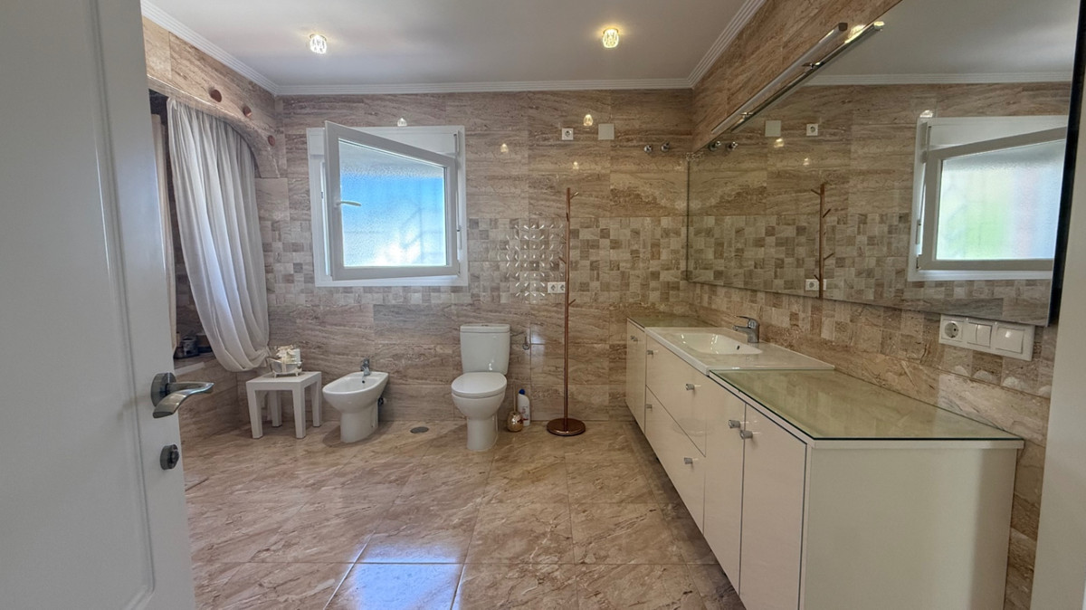 7 Bed Townhouse for sale in Torrevieja Costa Blanca, Alicante, Spain