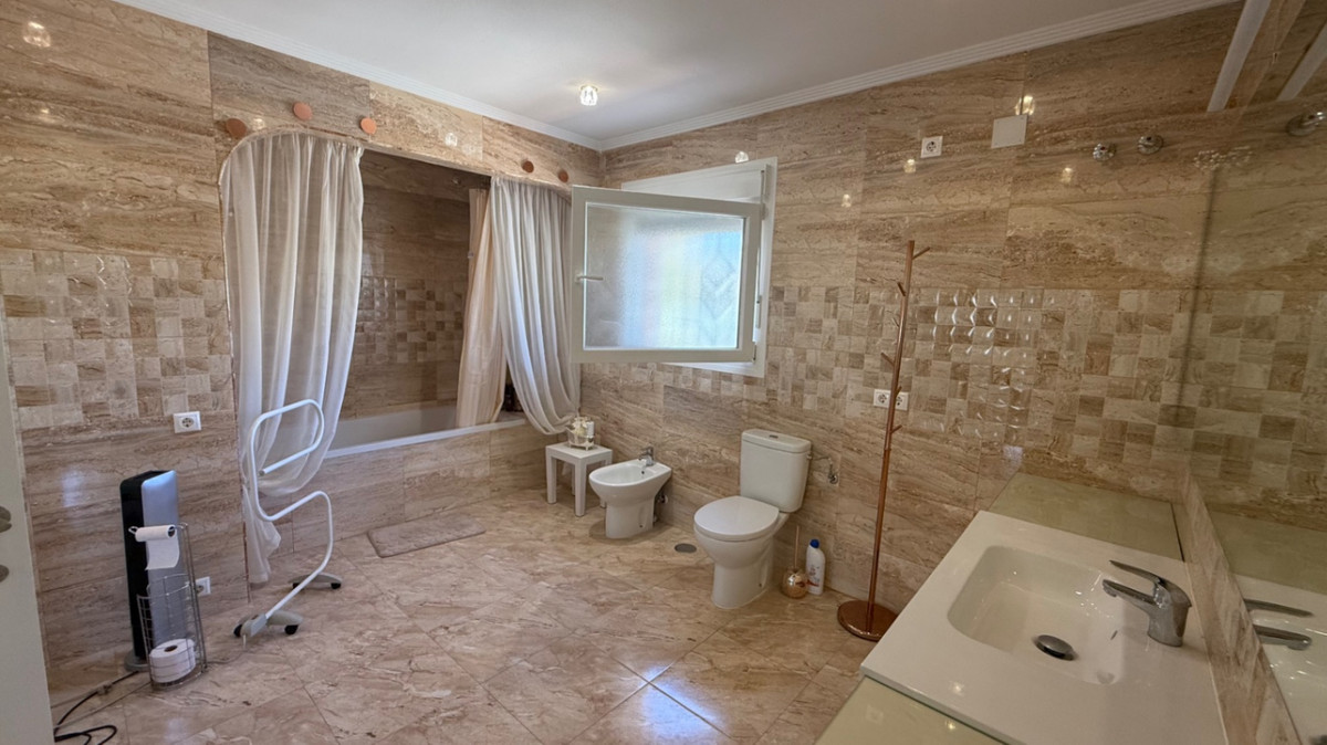 7 Bed Townhouse for sale in Torrevieja Costa Blanca, Alicante, Spain
